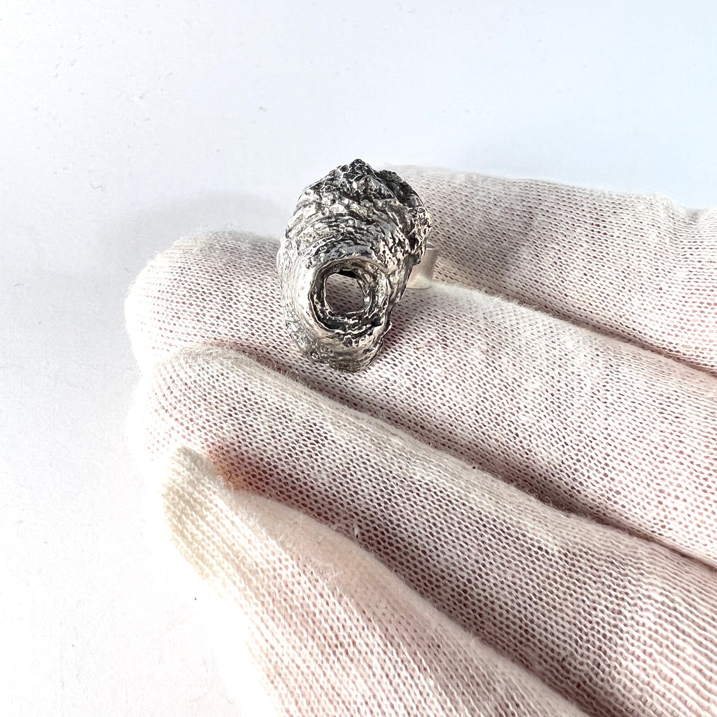 Helky Juvonen for N Westerback, Finland 1972. Vintage Sterling Silver Ring. Design: Outa.