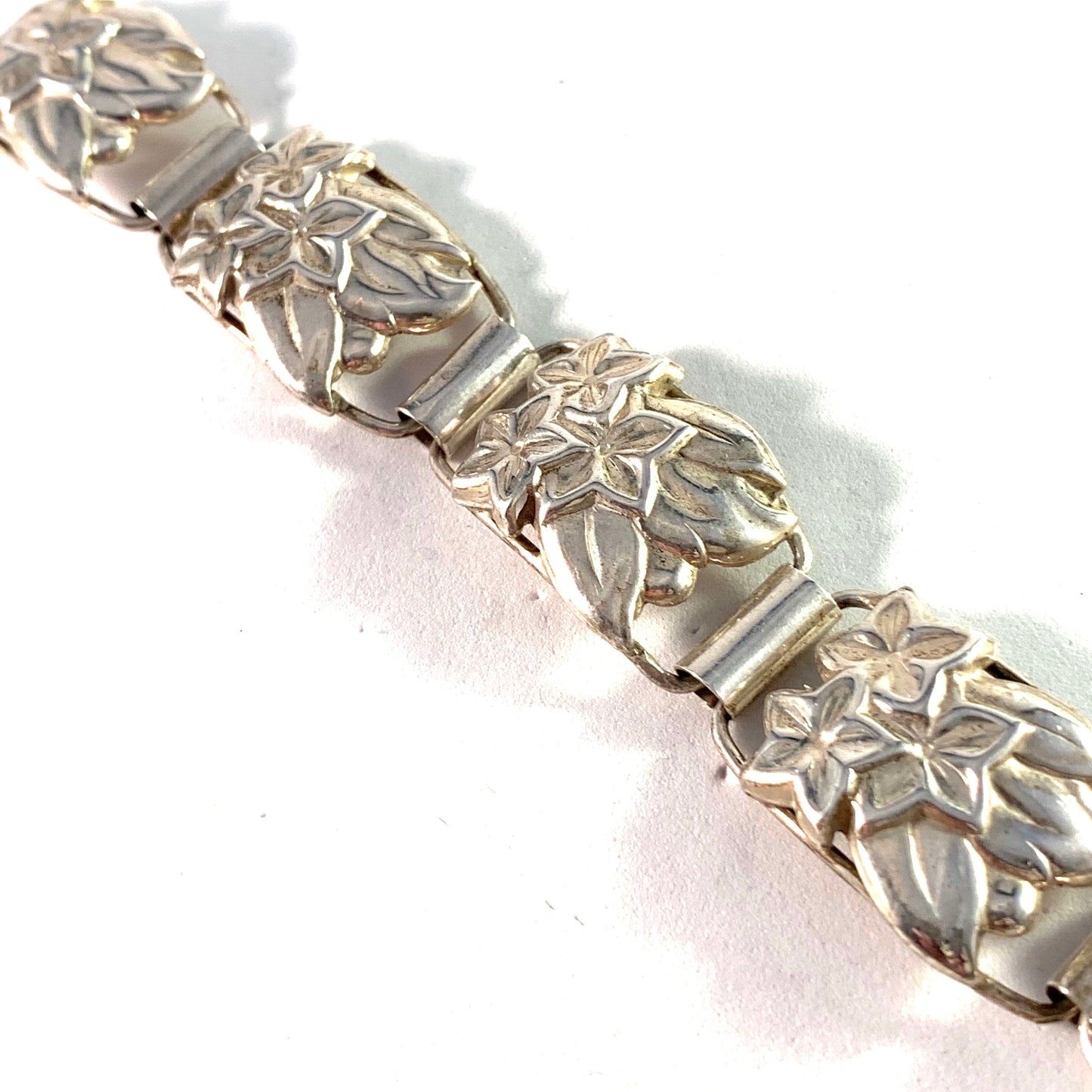 Hugo Grun, Stockholm Vintage 1948 Sterling Silver Floral Link Bracelet.