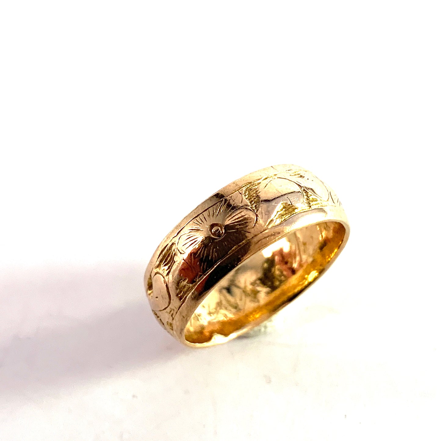 Sweden year 1898 Antique Creamy 20k Gold Wedding Band Ring.