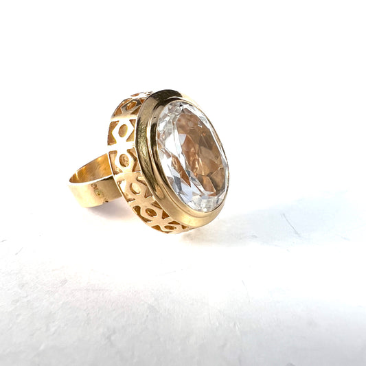 1960 年代のスウェーデン。大胆な 18K ゴールド ロック クリスタル カクテル リング。