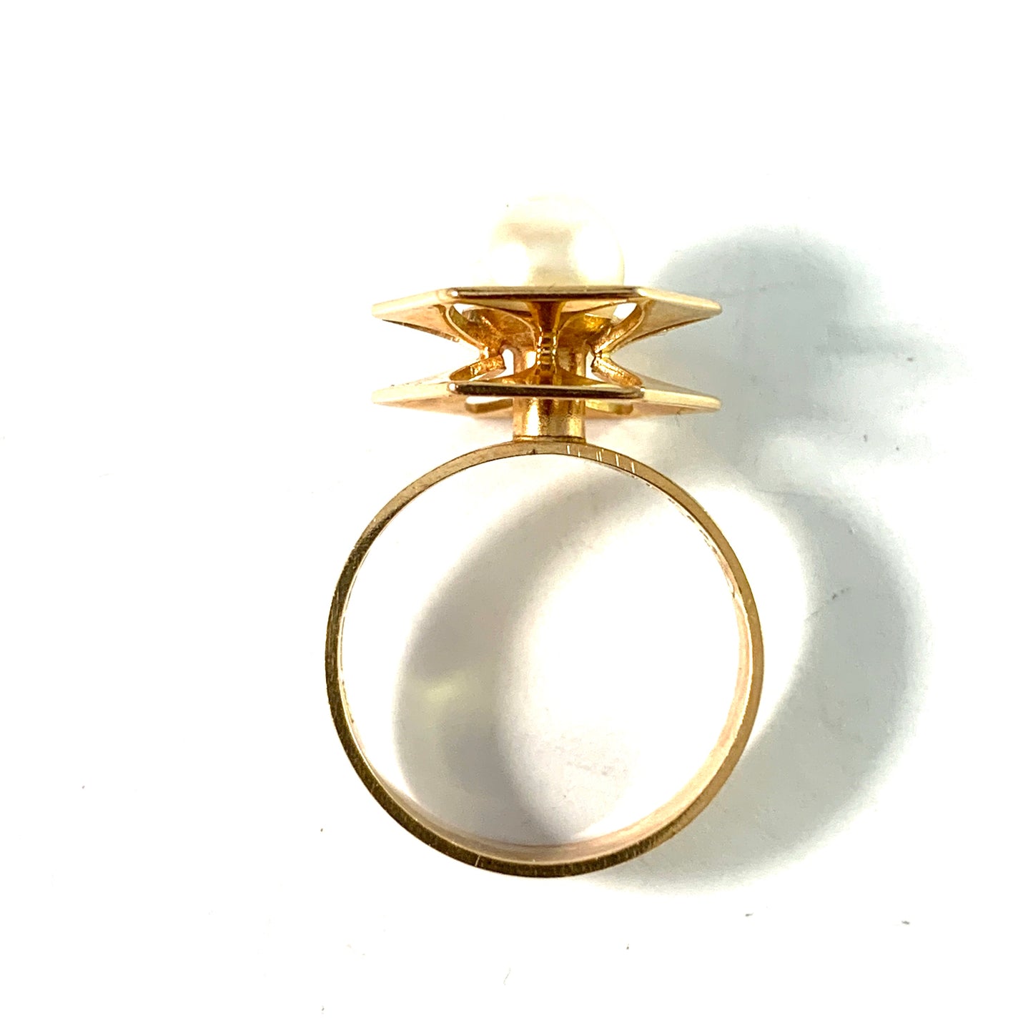 Theresia Hvorslev for Alton 1969. Vintage 18k Gold Cultured Pearl Ring. Design Reflex.