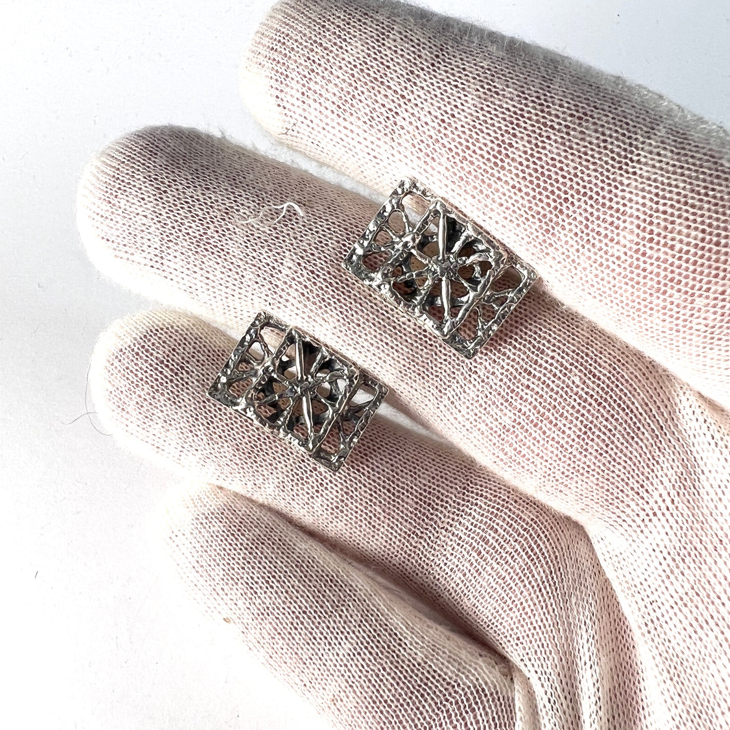 Pentti Sarpaneva for Turun Hopea Finland 1981 Silver Cufflinks. Design "Pitsi" Lace