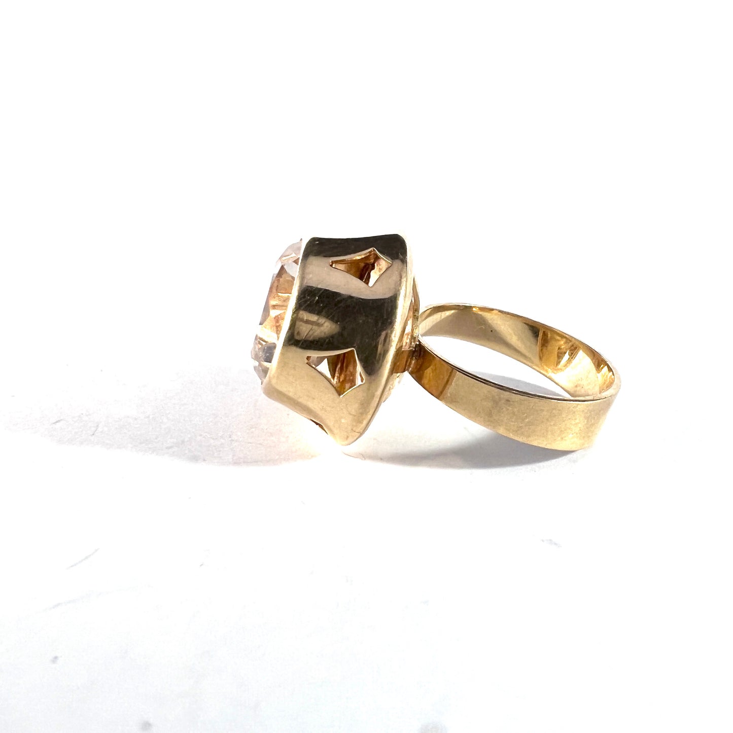 Finland 1960-70s. Vintage 18k Gold Rock Crystal Ring.