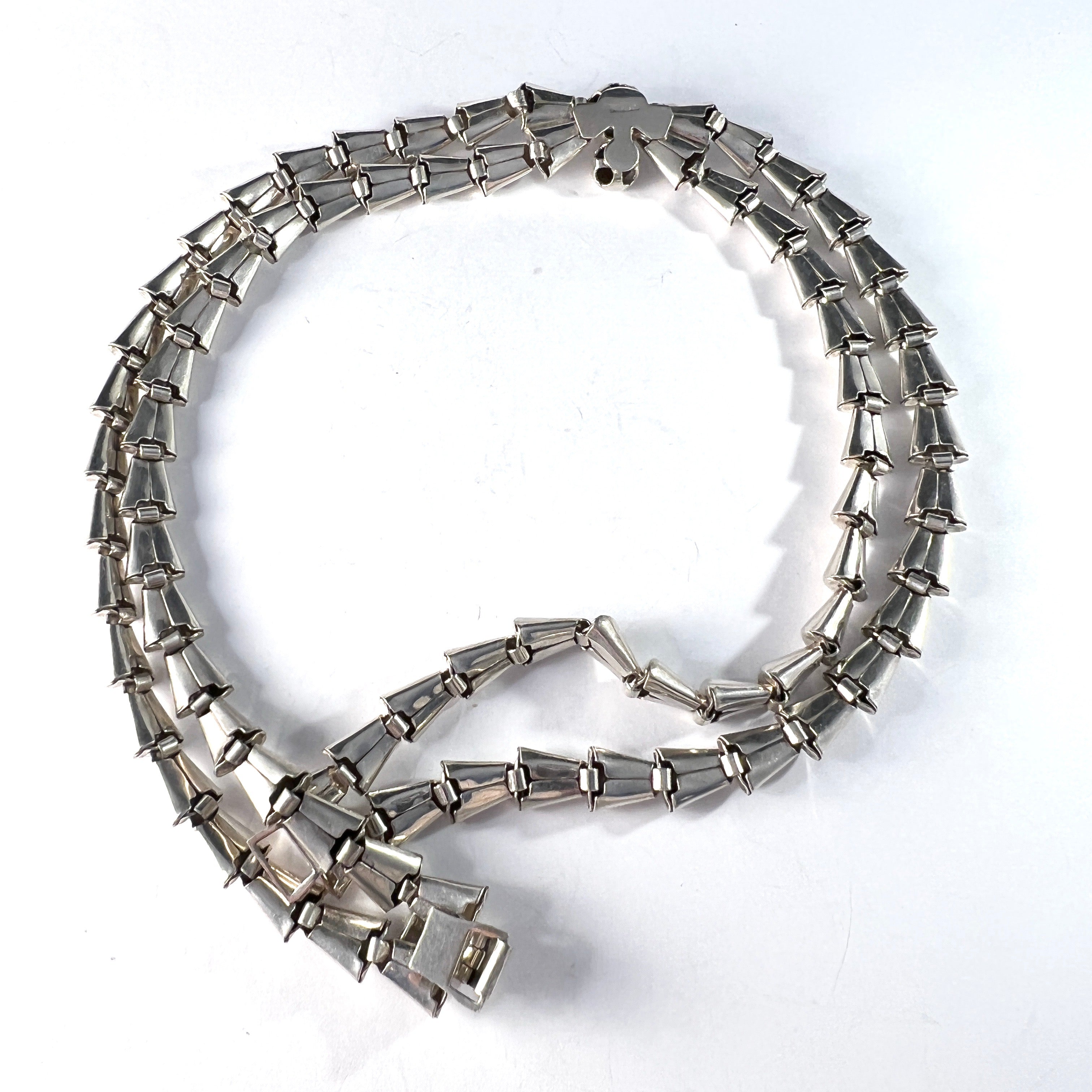 Vintage 1930s At Deco Machine Age Sterling Silver Collar Necklace.