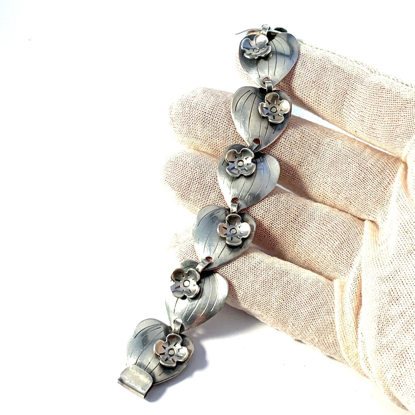 Michelsen, Stockholm 1953. Mid Century Sterling Silver Bracelet.