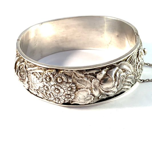 Continental Europe 1940s. Sterling Silver Floral Open/Close Bangle Bracelet.