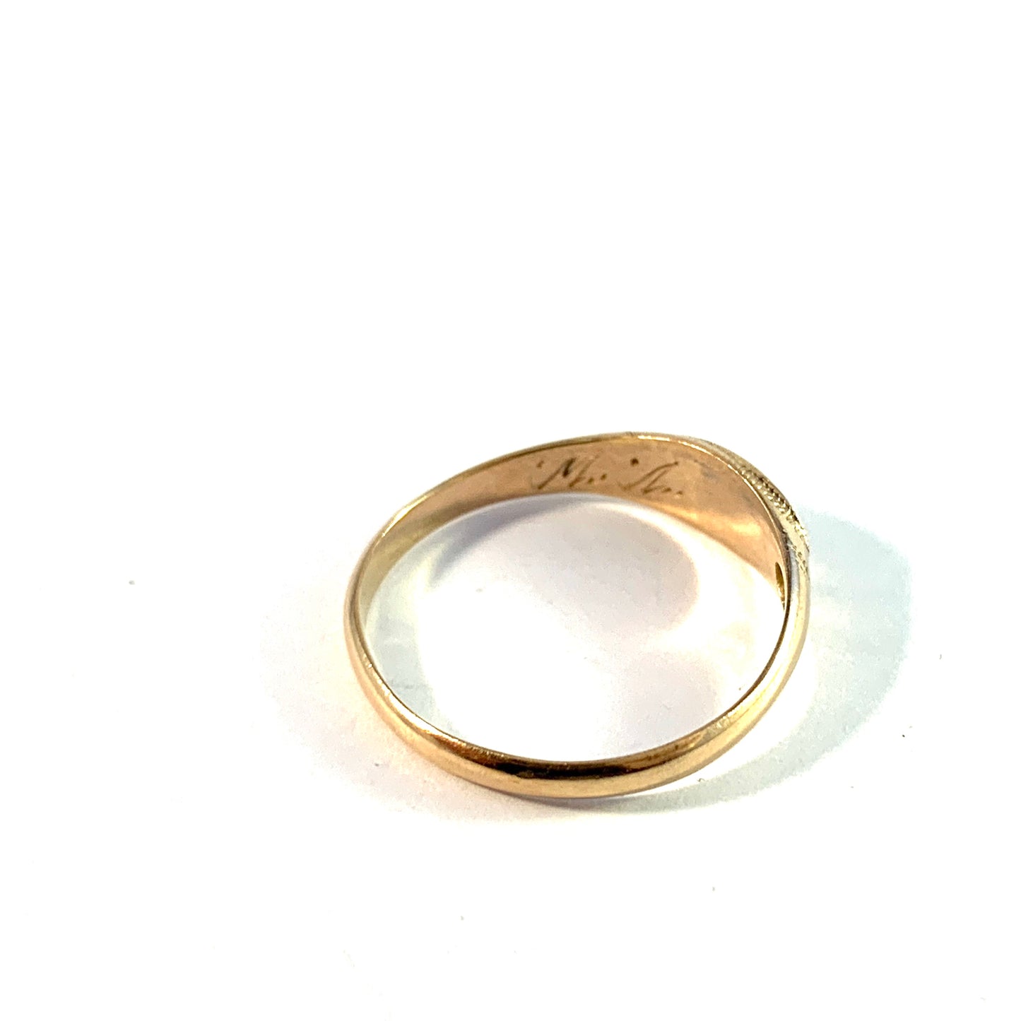 Linderman, Finland 1925. 18k Gold Memory Ring.