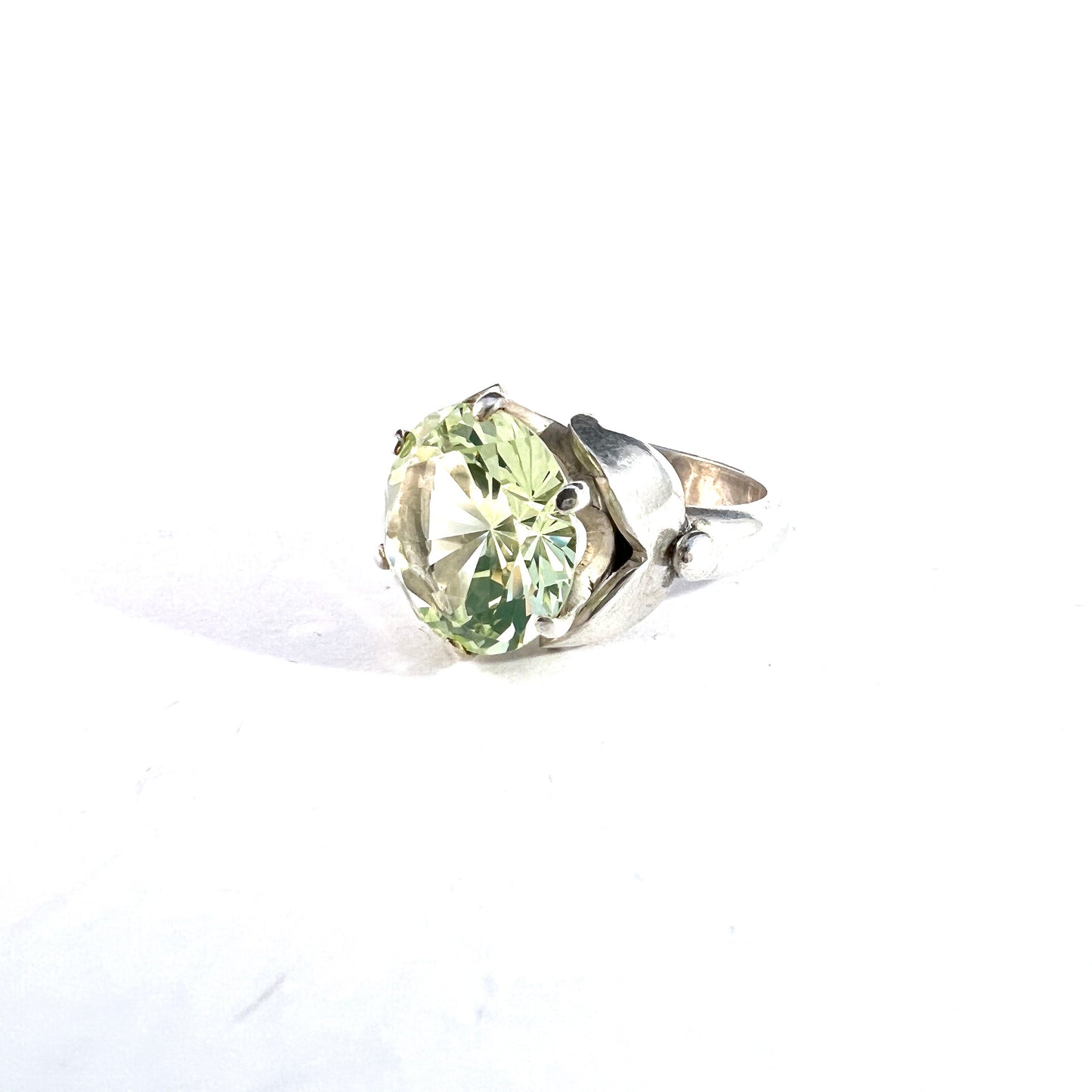Taxco, Mexico. Vintage Sterling Silver Uranium Glass Ring