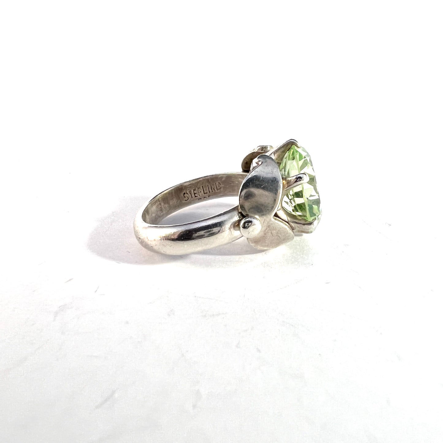 Taxco, Mexico. Vintage Sterling Silver Uranium Glass Ring