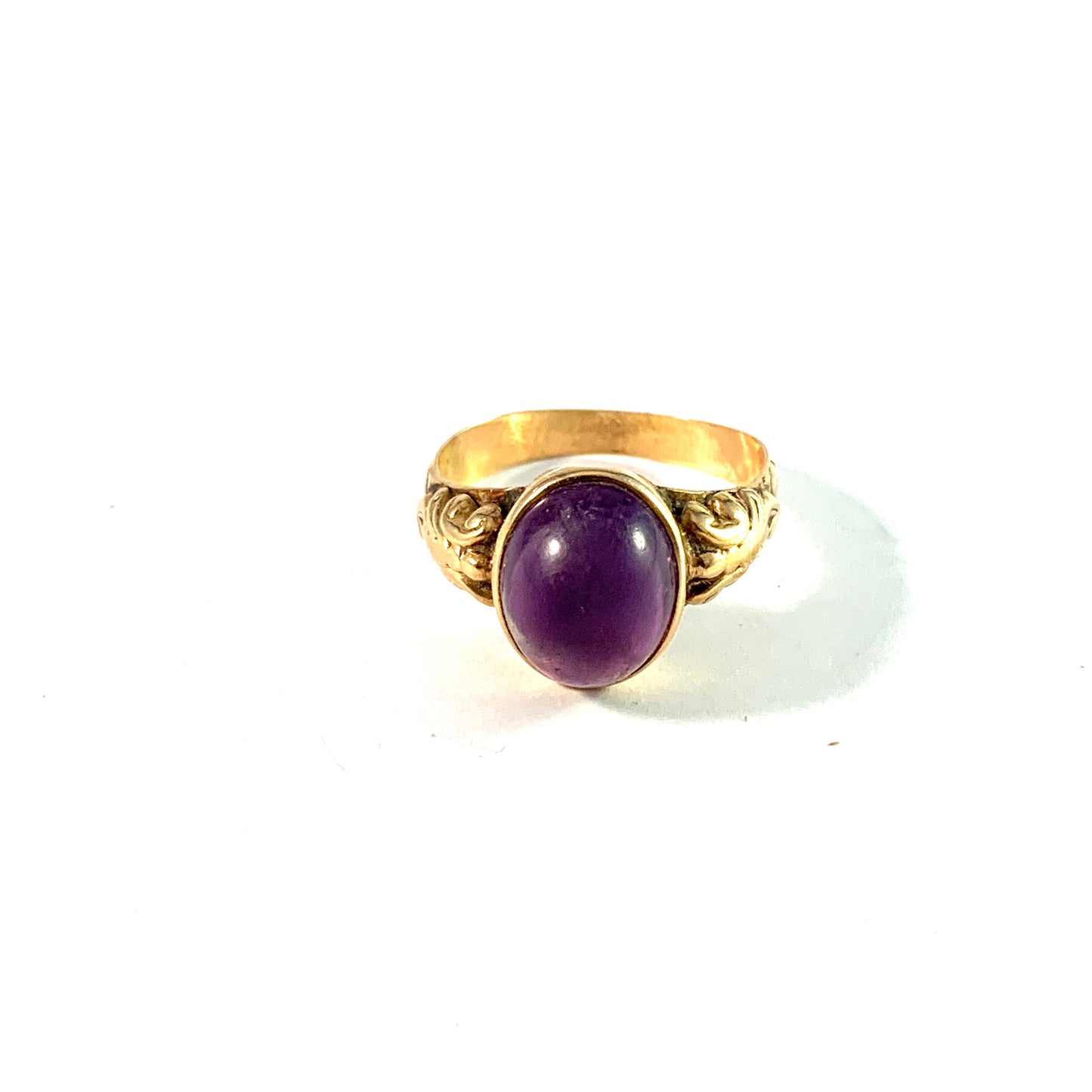 Vintage 1940s 18k Gold Amethyst Ring.