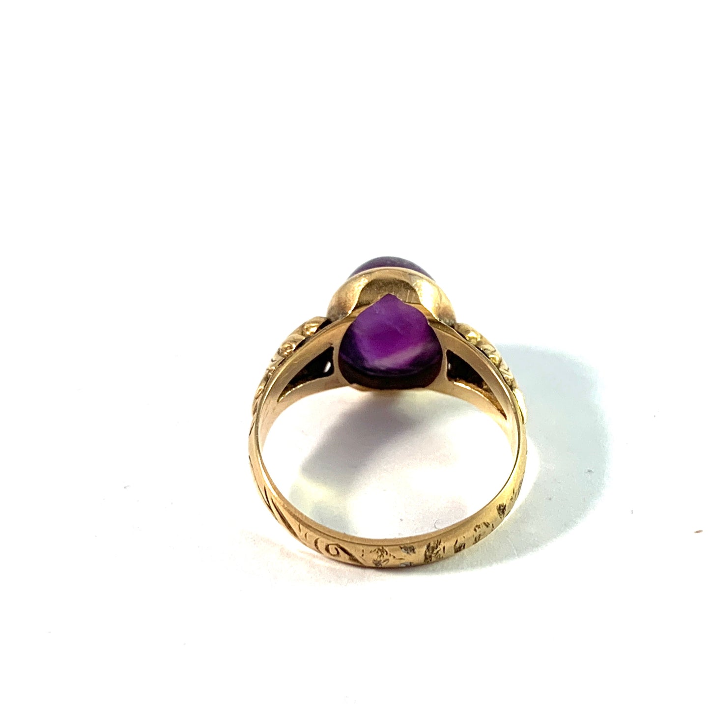 Vintage 1940s 18k Gold Amethyst Ring.