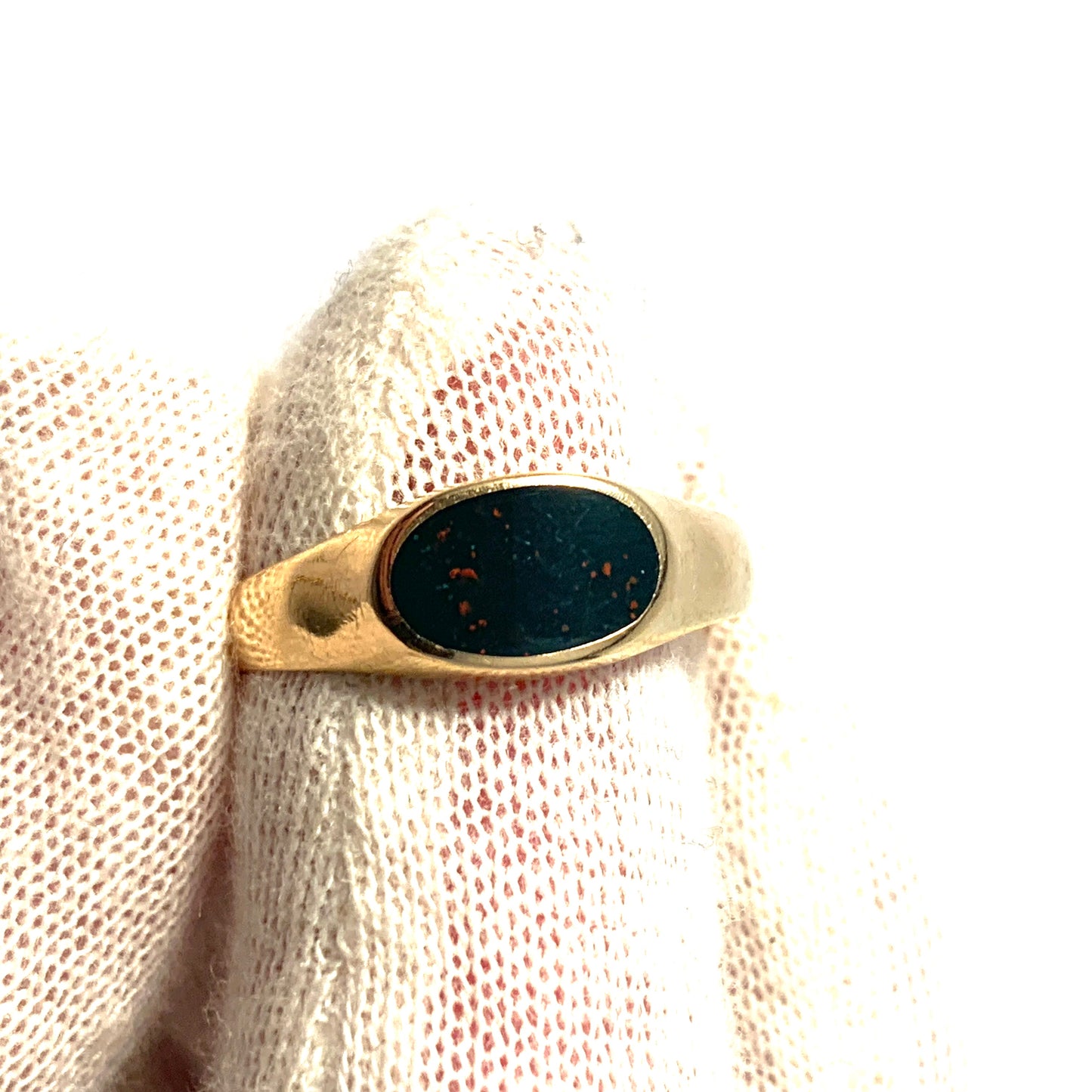 The Netherlands, year 1916. Antique 18k Gold Bloodstone Ring.