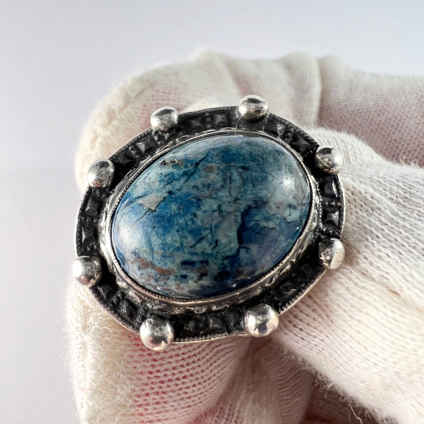 Maker CINI. Vintage Sterling Silver Blue Hardstone Woman on Shoulders Ring.