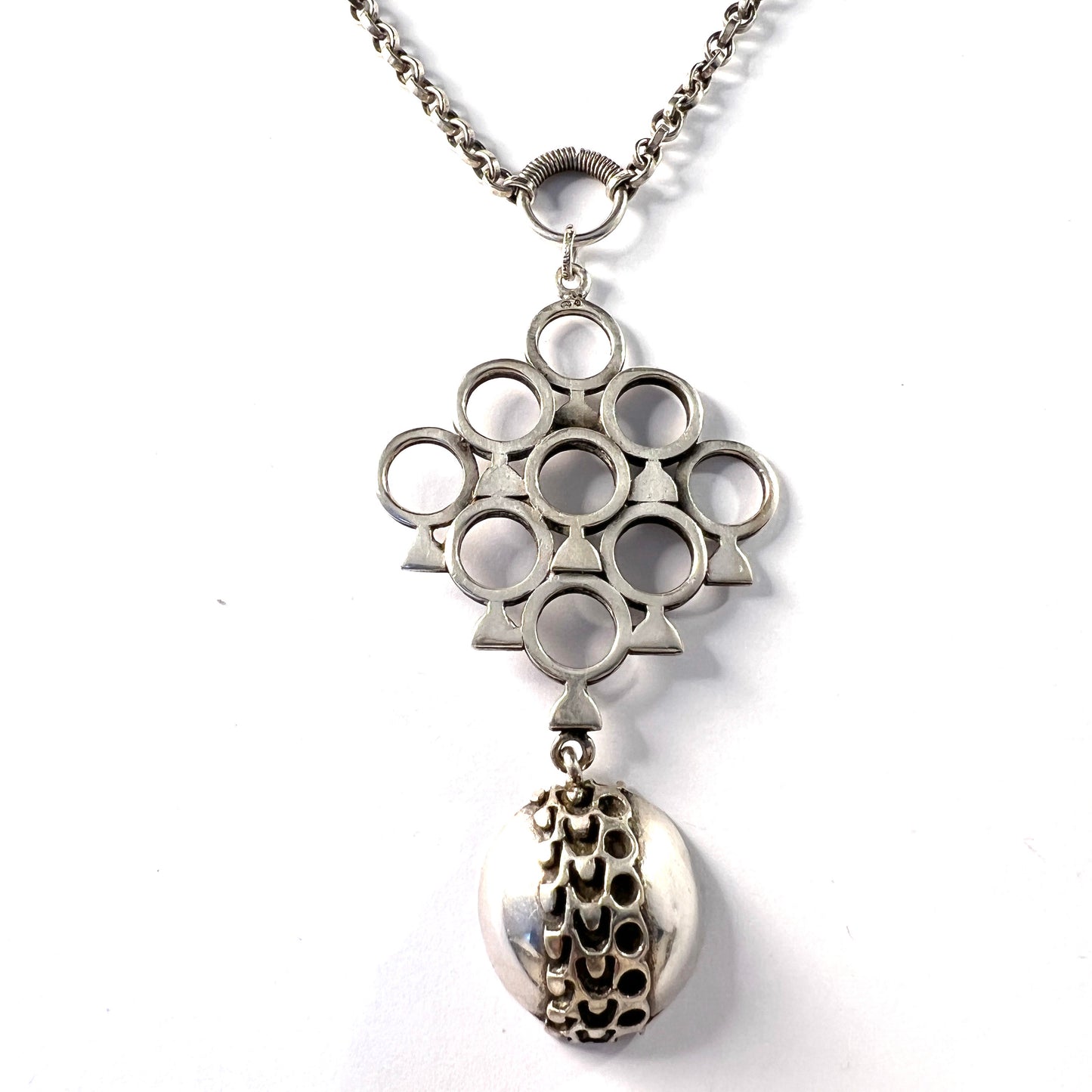 Pentti Sarpaneva for Torun Hopea Finland 1968 Large Silver Pendant Necklace.