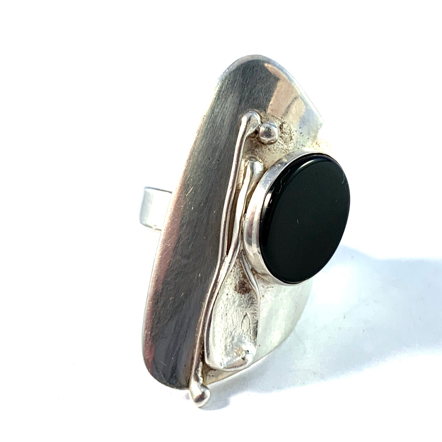 Avi Soffer, Israel Vintage Modernist Solid Silver Onyx Ring. Signed.