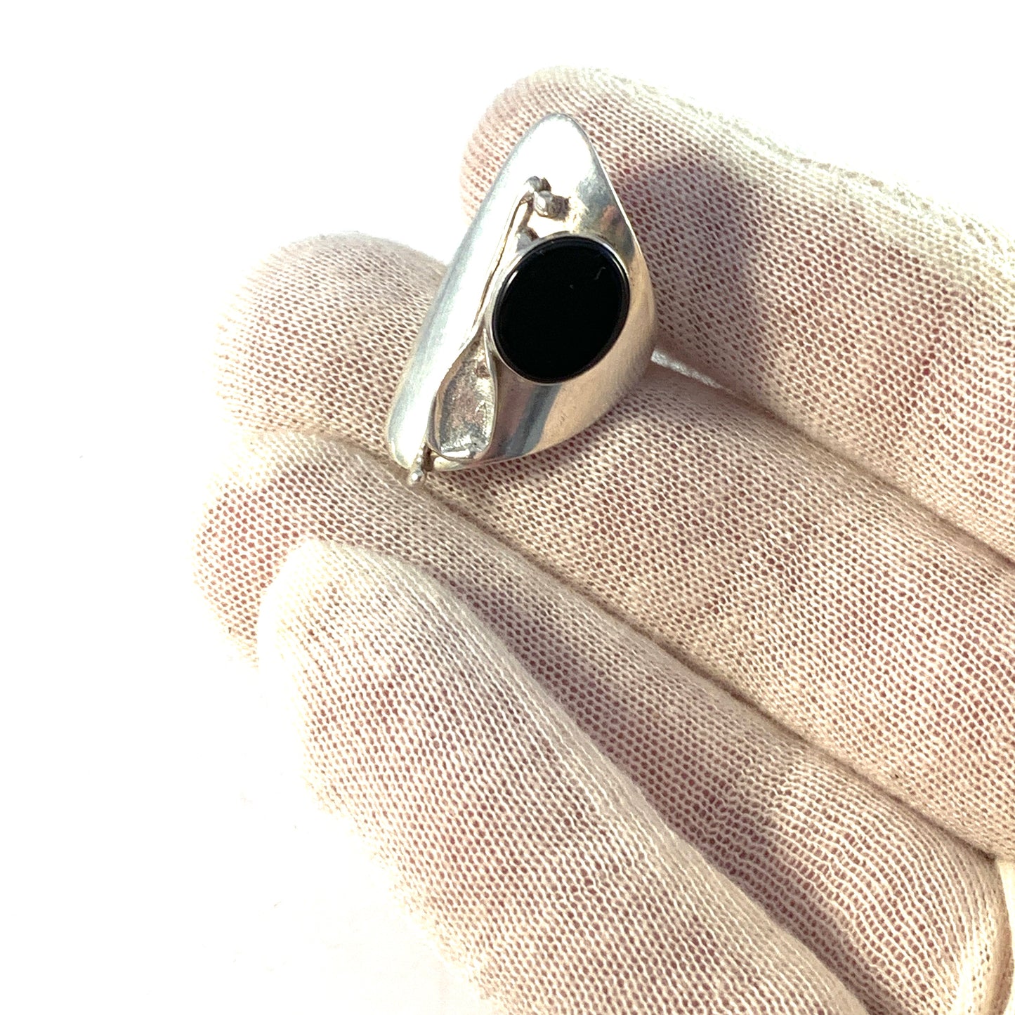 Avi Soffer, Israel Vintage Modernist Solid Silver Onyx Ring. Signed.