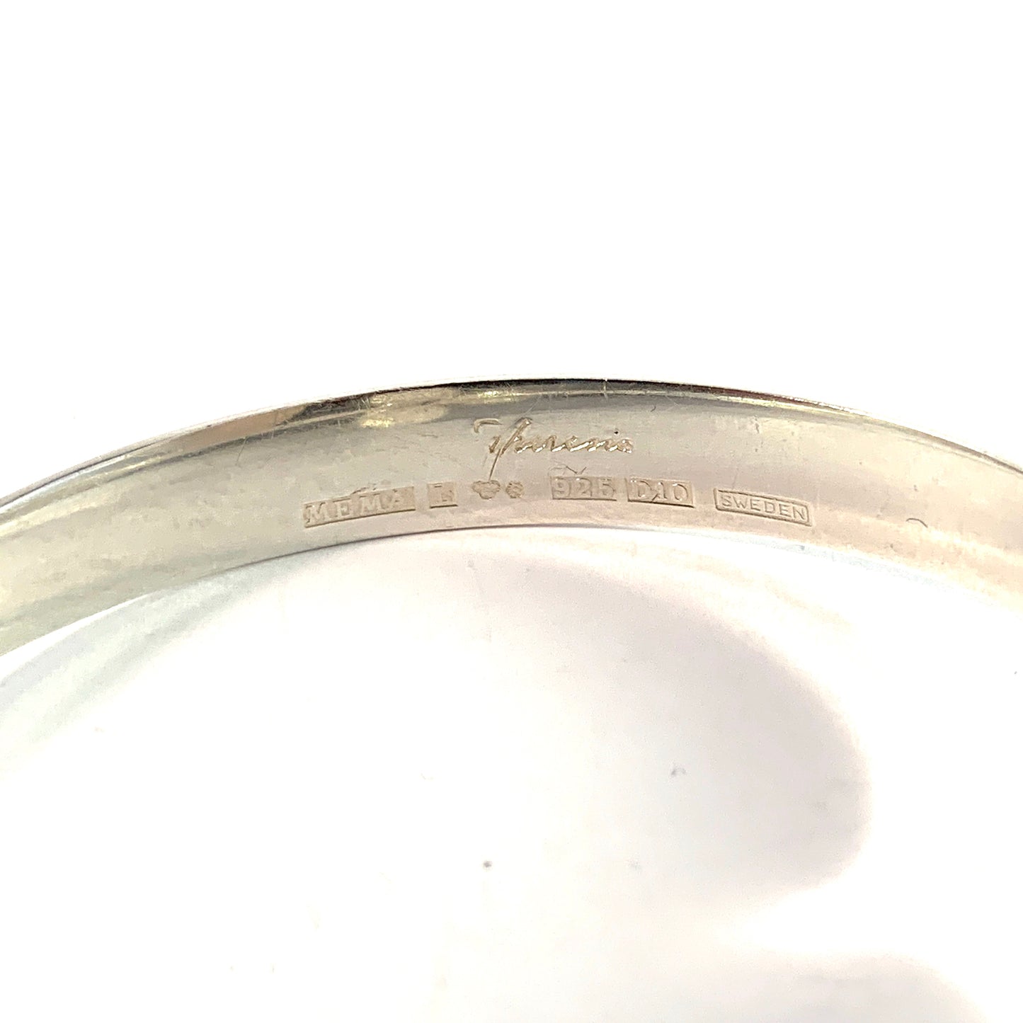 Theresia Hvorslev, Sweden year 1978. Sterling Silver Open/Close Bangle Bracelet. Design: Water Lily