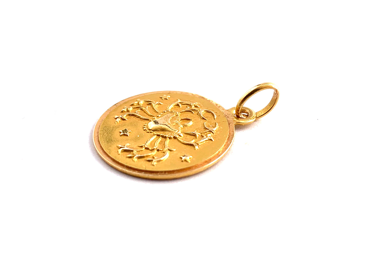 Bosio Livio & Geremia Giovanni, Italy 1944-68. 18k Gold Zodiac Cancer Charm / Pendant.