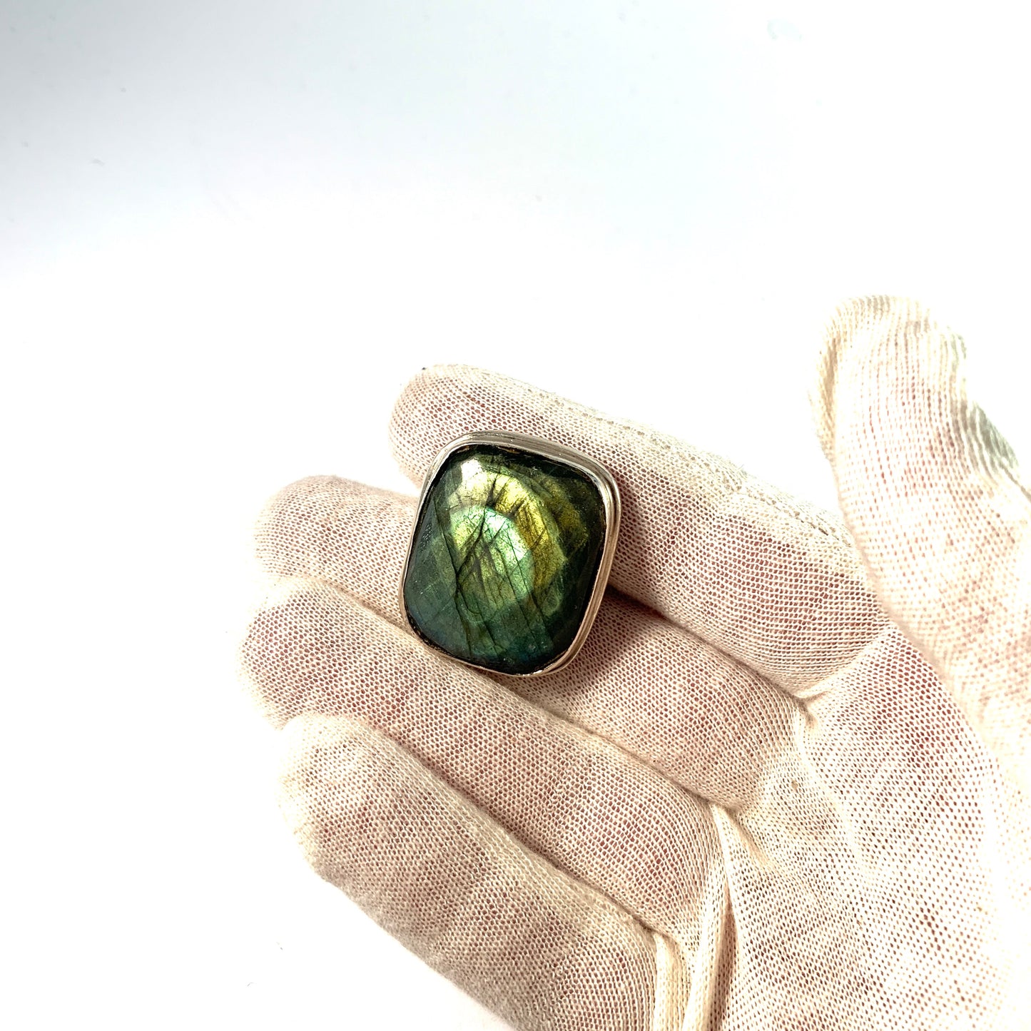 Monica Vinader, UK. Chunky Sterling Silver Large Labradorite Ring.