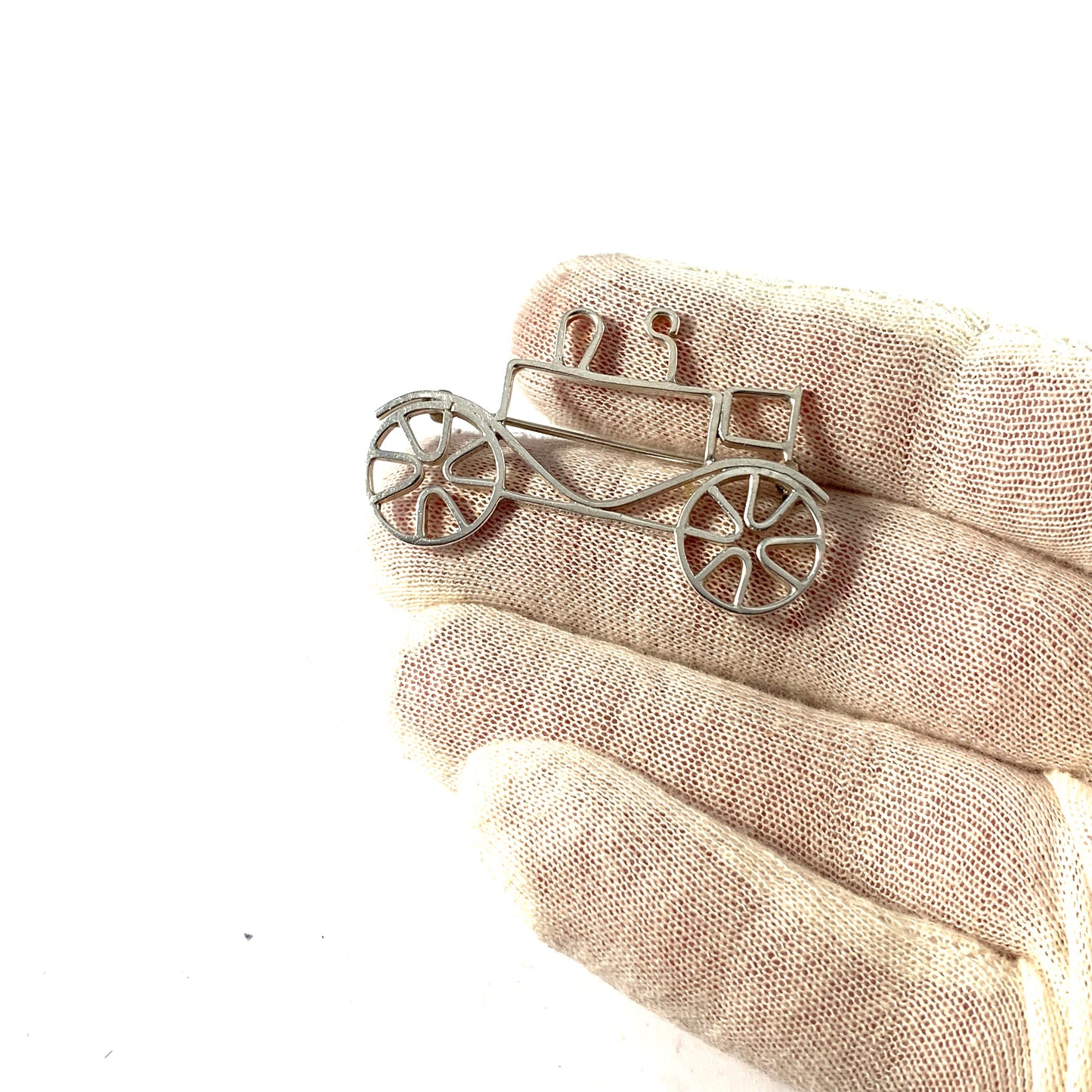 Maker CARSI, Mexico. Vintage Sterling Silver Brooch.