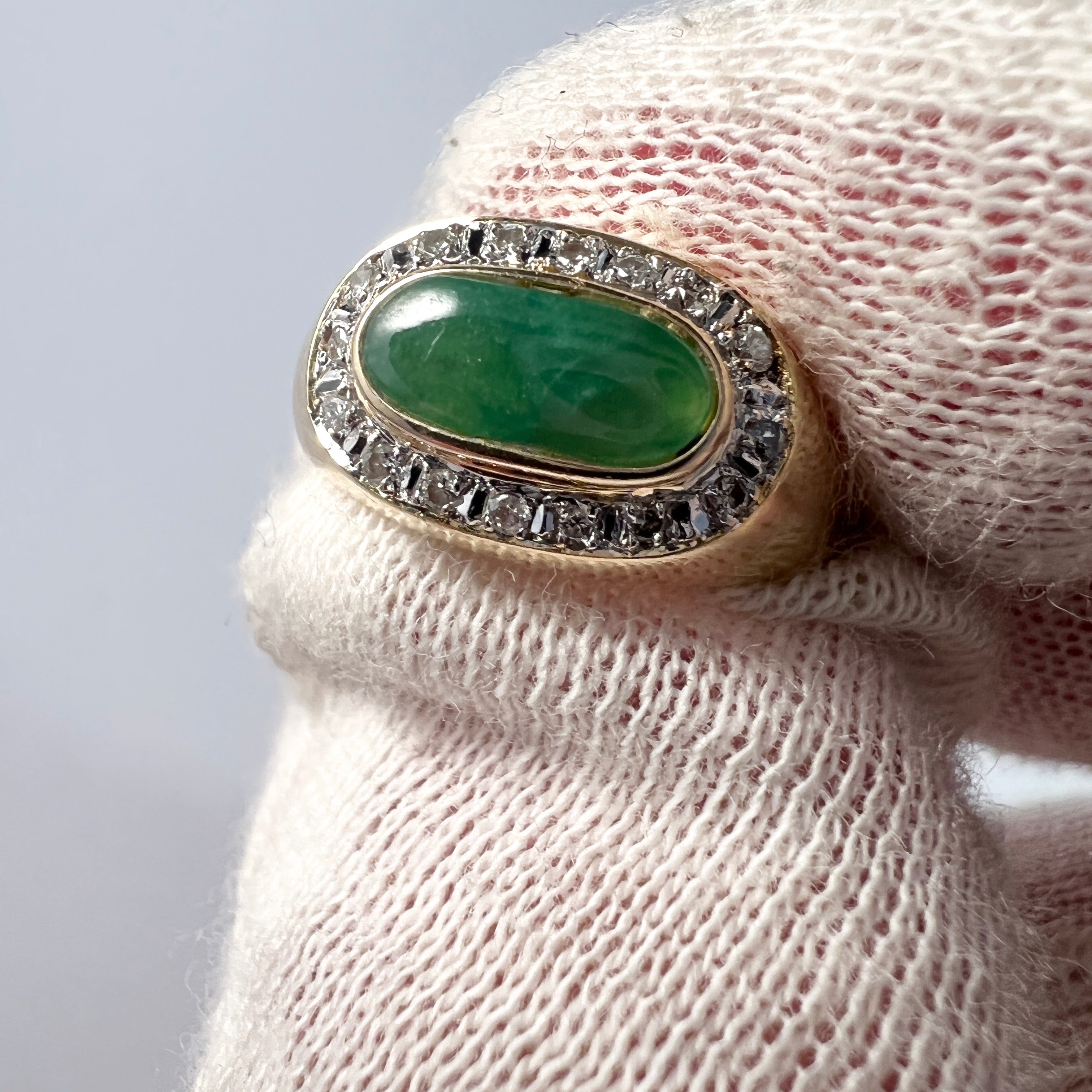 Vintage 18k Gold Diamond Jade Ring.