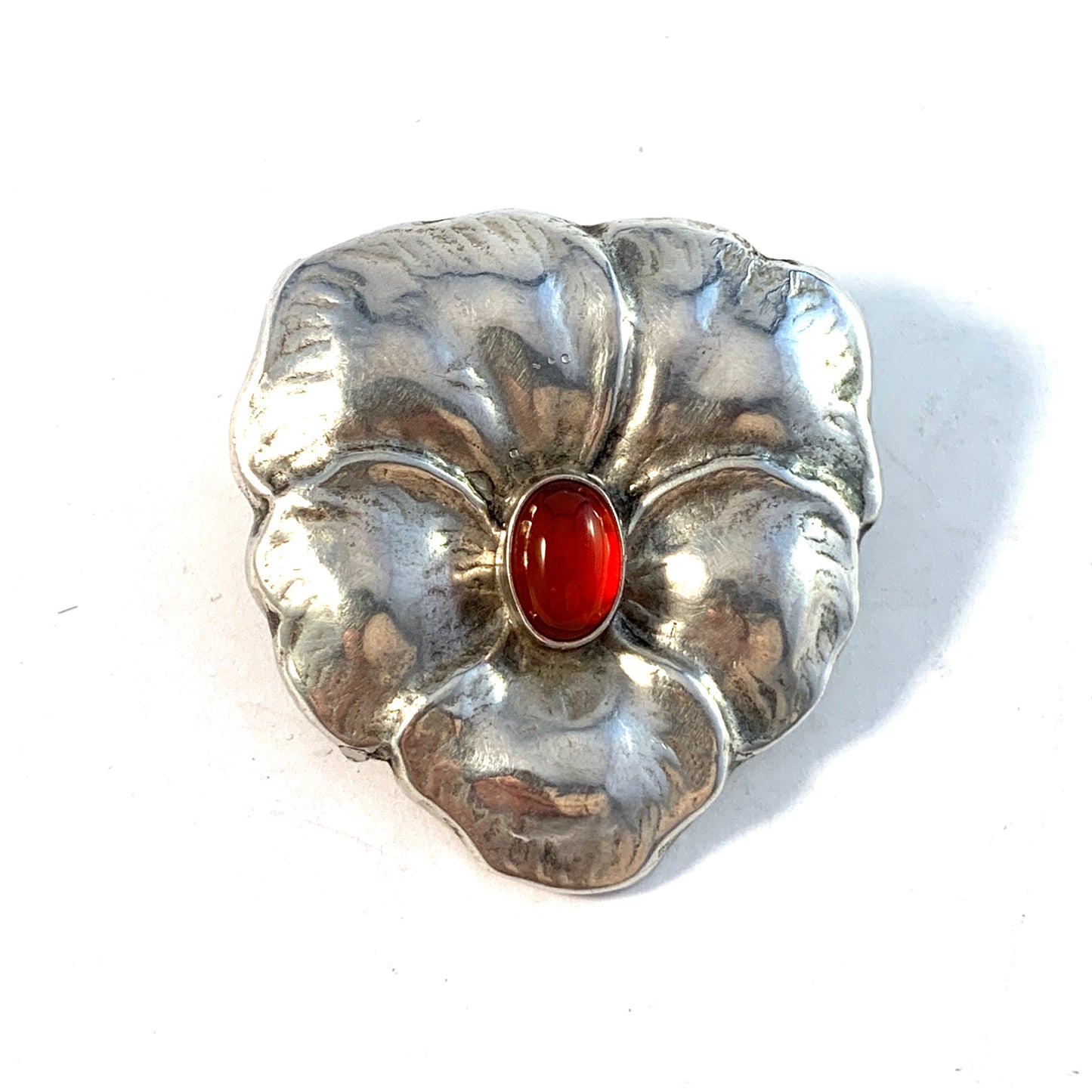 Bernhard Hertz, Copenhagen 1916 Art Nouveau Skonvirke Solid Silver Carnelian Brooch.