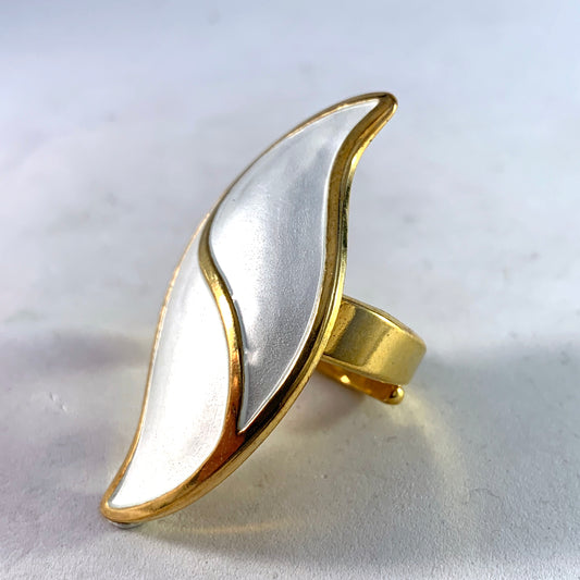 Synnøve Korssjøen, for David Andersen, Norway. Bold Vintage Sterling Silver White Enamel Ring.