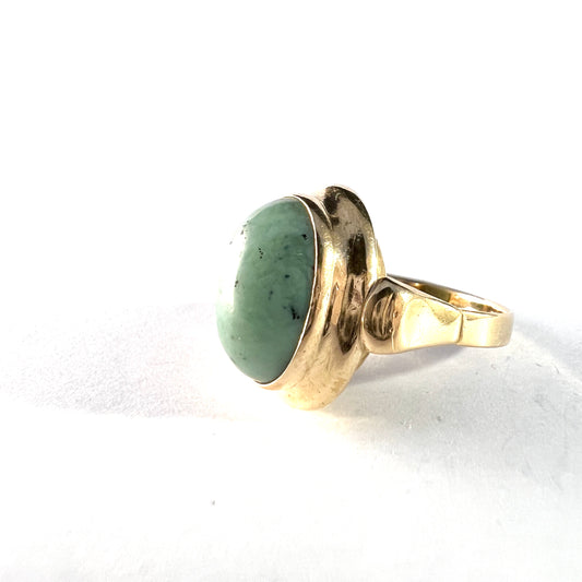 Eastern Mediterranean 1950-60s, 18k Gold Jade Ring.