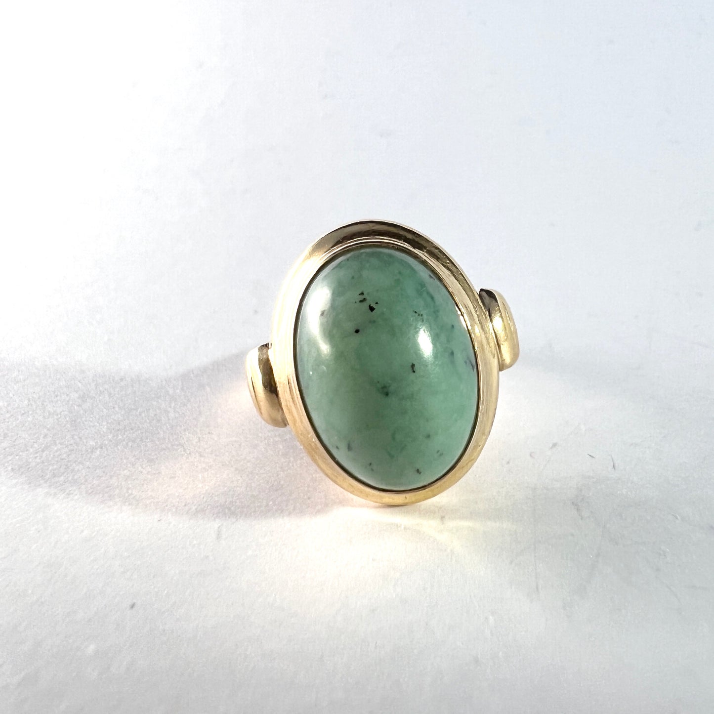 Eastern Mediterranean 1950-60s, 18k Gold Jade Ring.