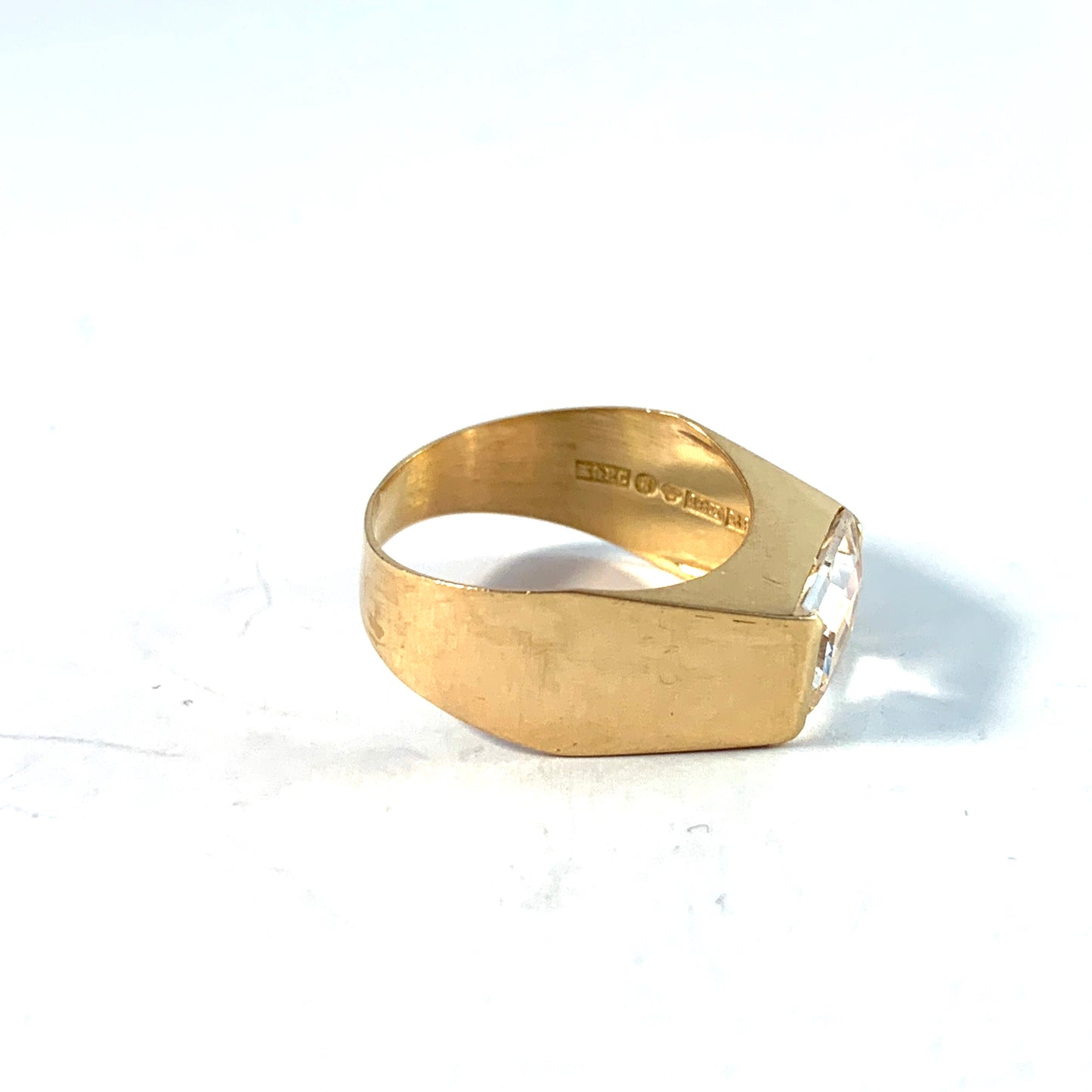 Ceson, Sweden year 1969. Modernist 18k Gold Rock Crystal Ring.