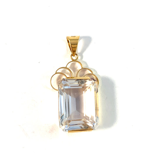 D Ekström, Sweden 1959. Mid Century 18k Gold Rock Crystal Pendant.