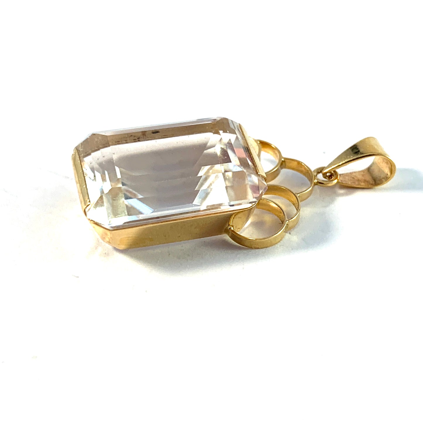 D Ekström, Sweden 1959. Mid Century 18k Gold Rock Crystal Pendant.