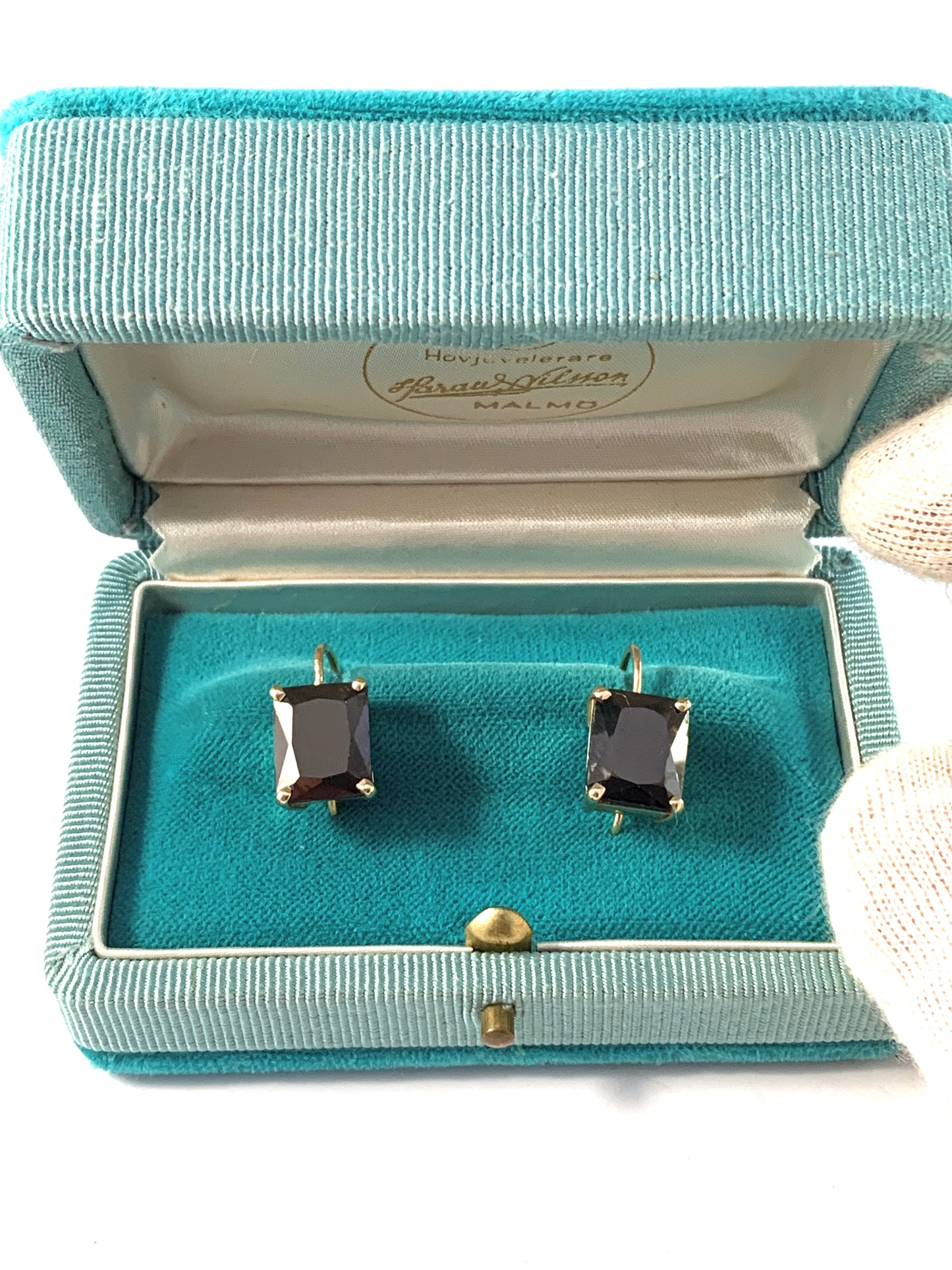 Vintage Mid Century 18k Gold Onyx Earrings. Boxed. 7.2gram