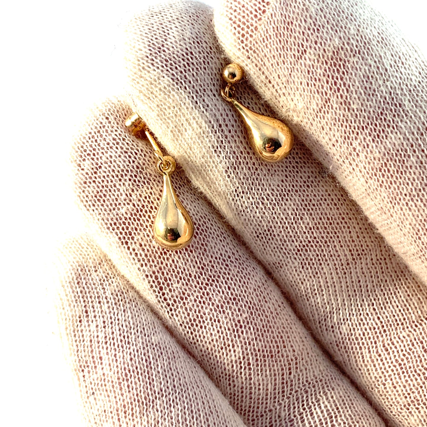 Vintage 18k Gold Drop Earrings.