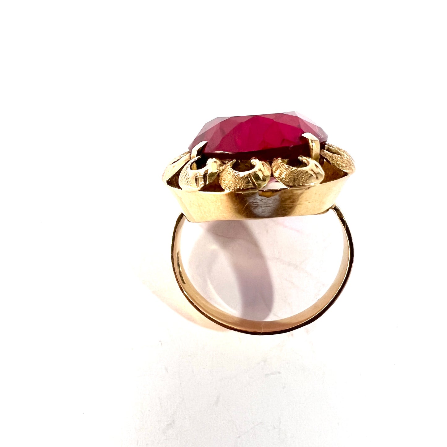 Warsaw Poland 1960s. Vintage 18k Gold Synthetic Sapphire Cocktail Ring. 11.2gram