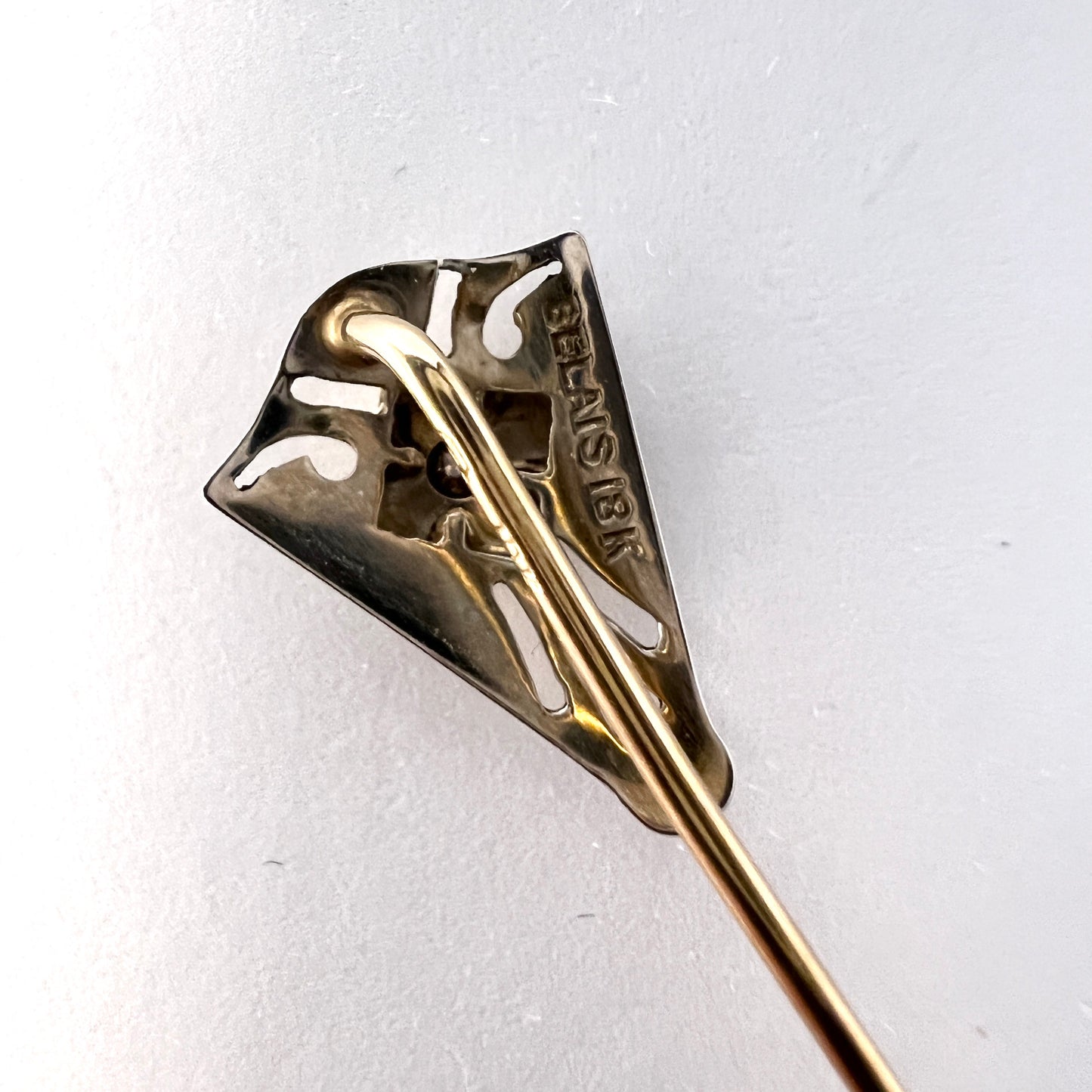 Belais Manufacturing Company, 1910s Jugendstil 18k / 10k Gold Diamond Pin.