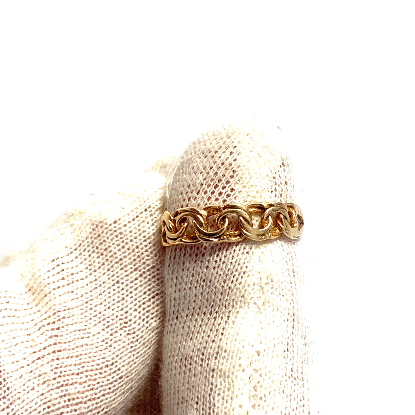 Bronsil, Sweden, Vintage 1970s 18k Gold Bismarck Ring.