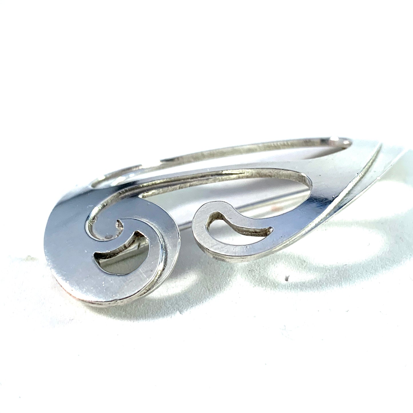 Pinco, Stockholm 1959 Mid Century Modern Sterling Silver Brooch.