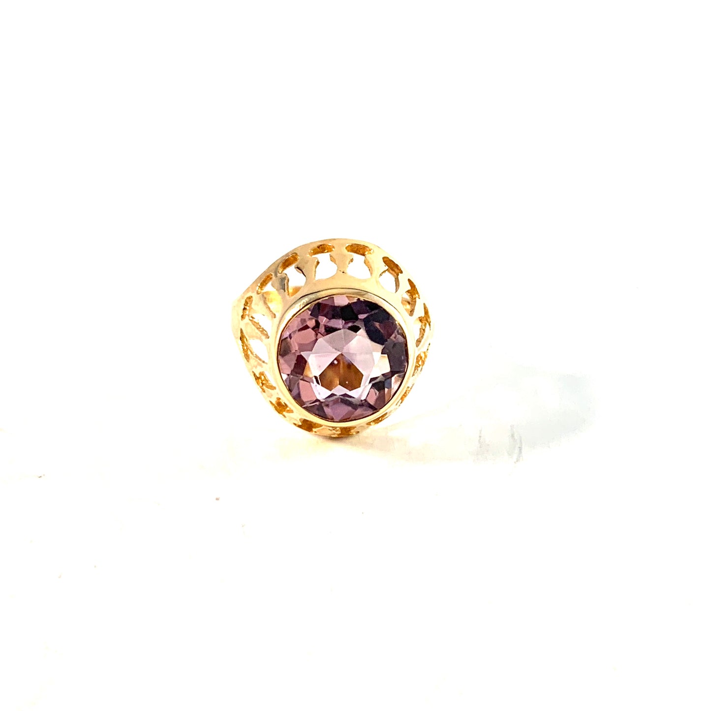 Örneus, Sweden 1971. Vintage 18k Gold Amethyst Ring.