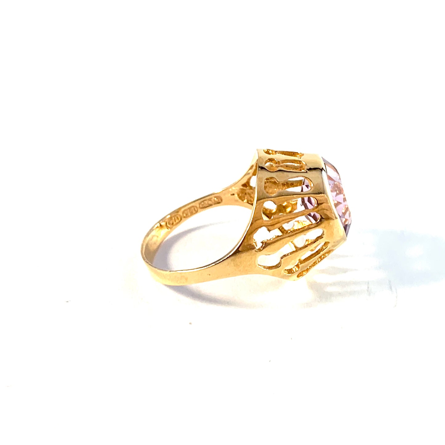 Örneus, Sweden 1971. Vintage 18k Gold Amethyst Ring.