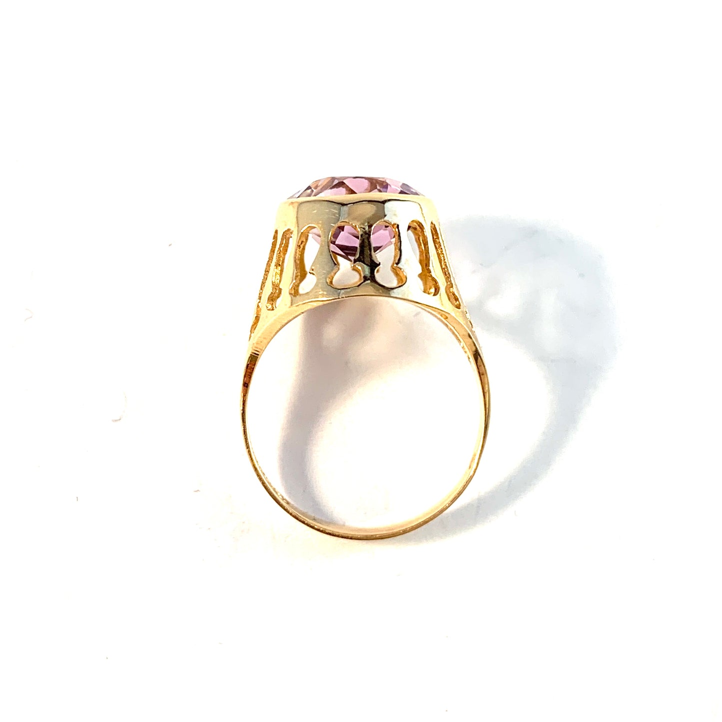 Örneus, Sweden 1971. Vintage 18k Gold Amethyst Ring.