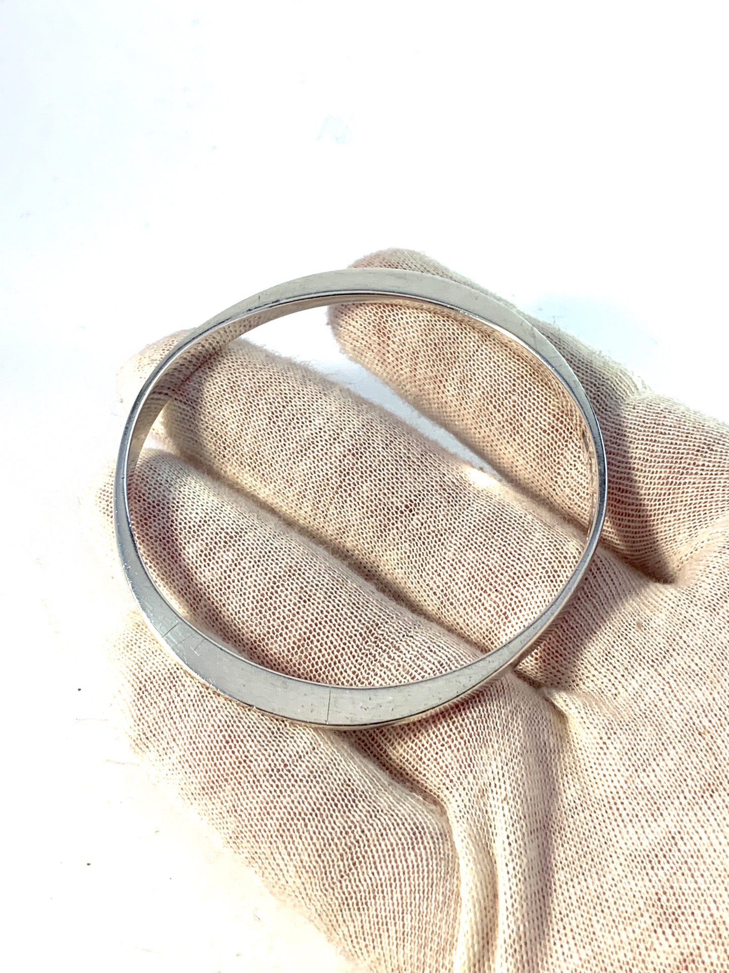 Olof Barve, Ibe  Dahlquist, Sweden 1965. Sterling Silver Bangle Bracelet. Signed