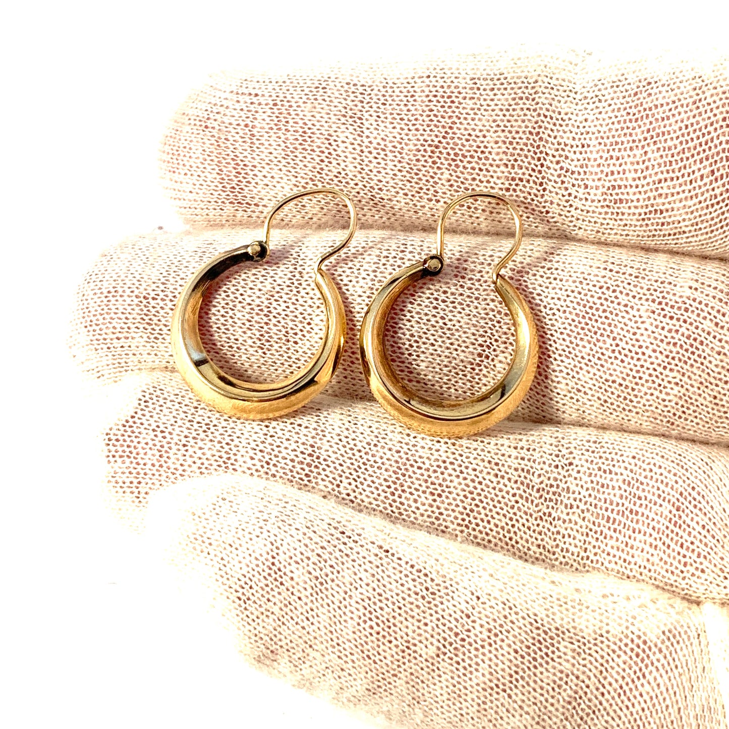 Vintage Mid Century 18k Gold Earrings