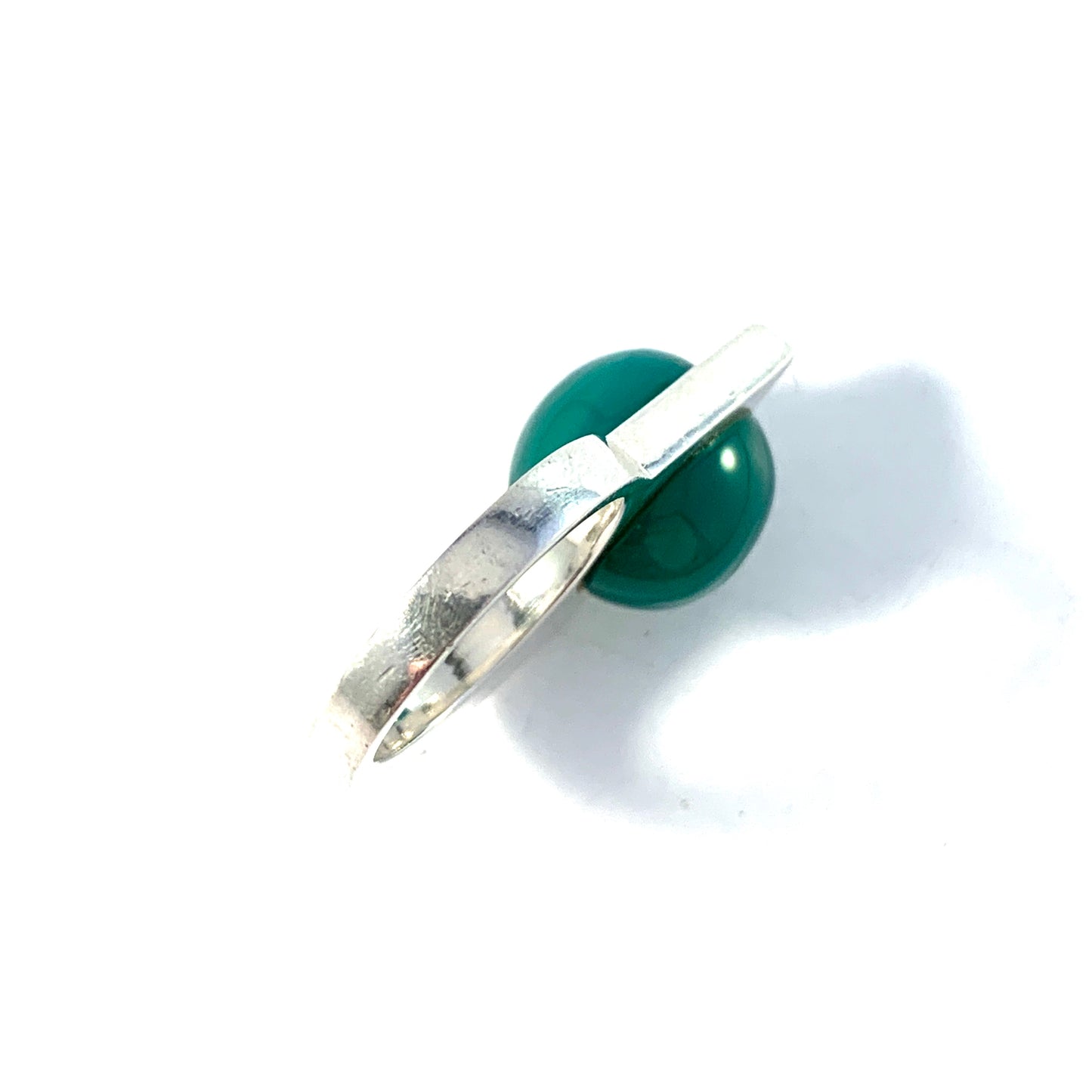 Rey Urban, Sweden 1973. Unique Sterling Silver Chrysoprase Ring. Signed.