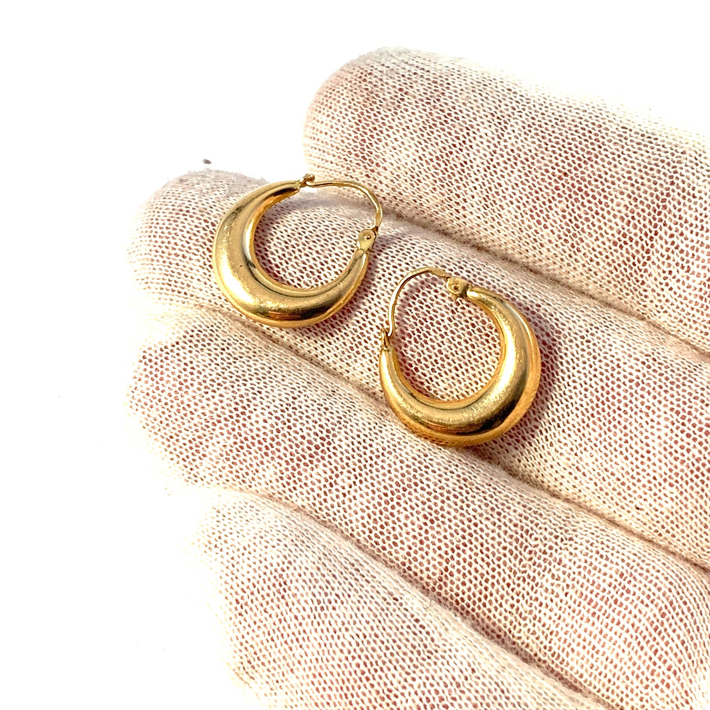 Sweden Vintage Mid Century 18k Gold Earrings.