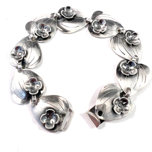 Michelsen, Stockholm 1950. Vintage Mid-century Sterling Silver Bracelet.