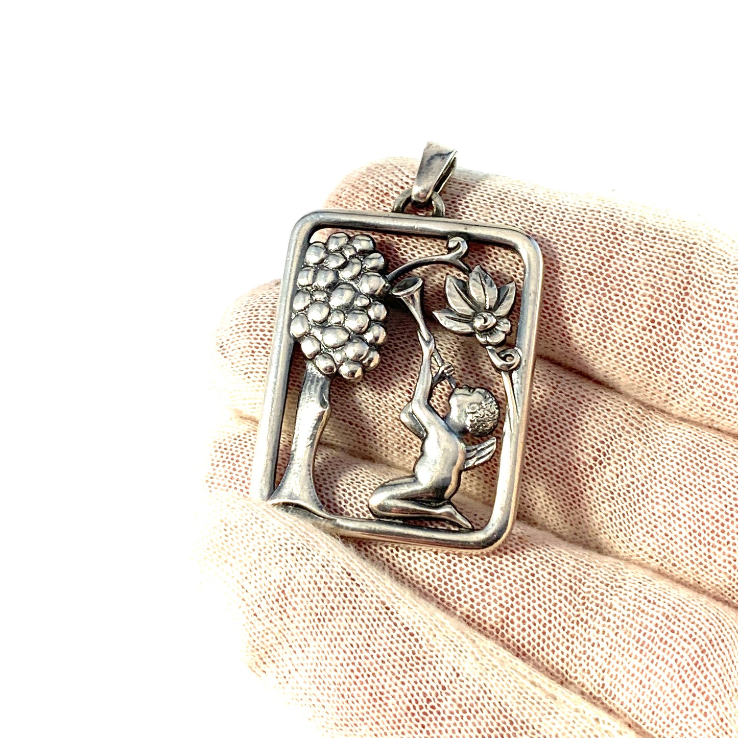 G Dahlgren, Sweden year 1944. Vintage Sterling Silver Pendant.