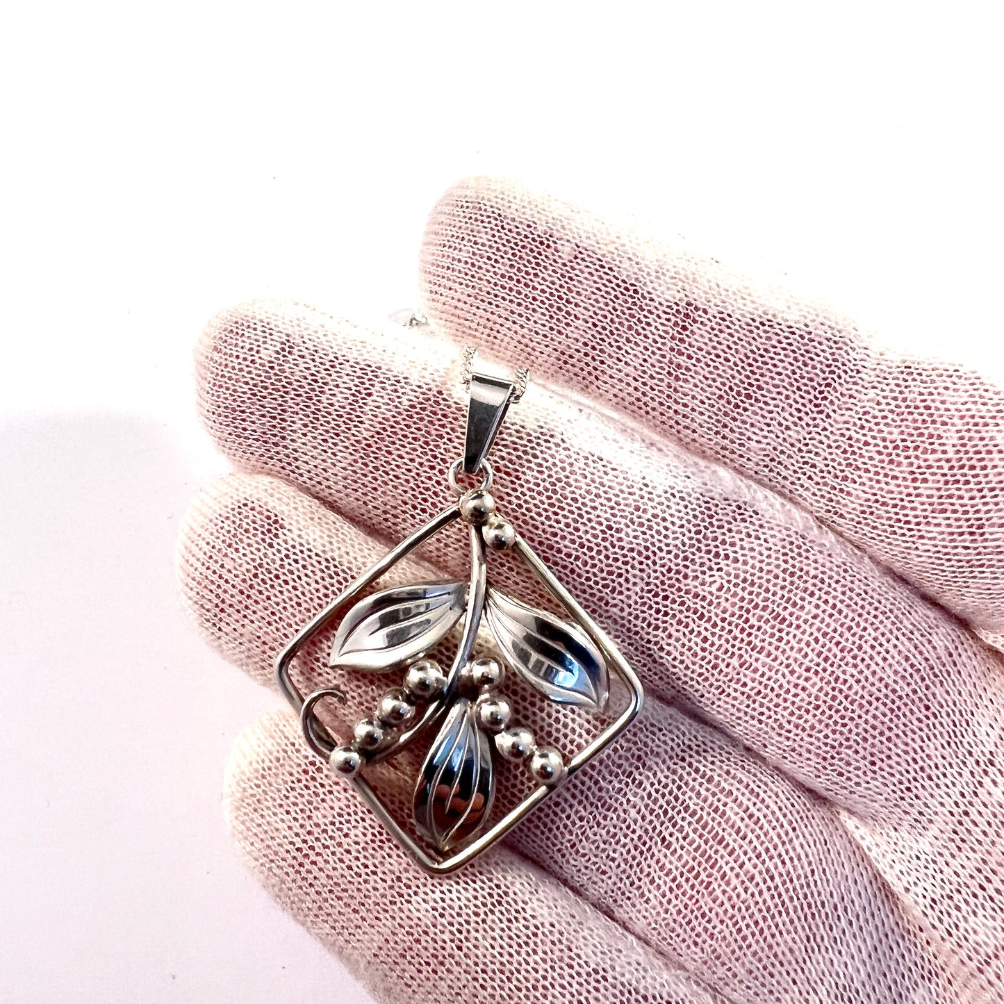 Kaplan, Sweden 1949. Vintage Solid Silver Pendant Necklace.