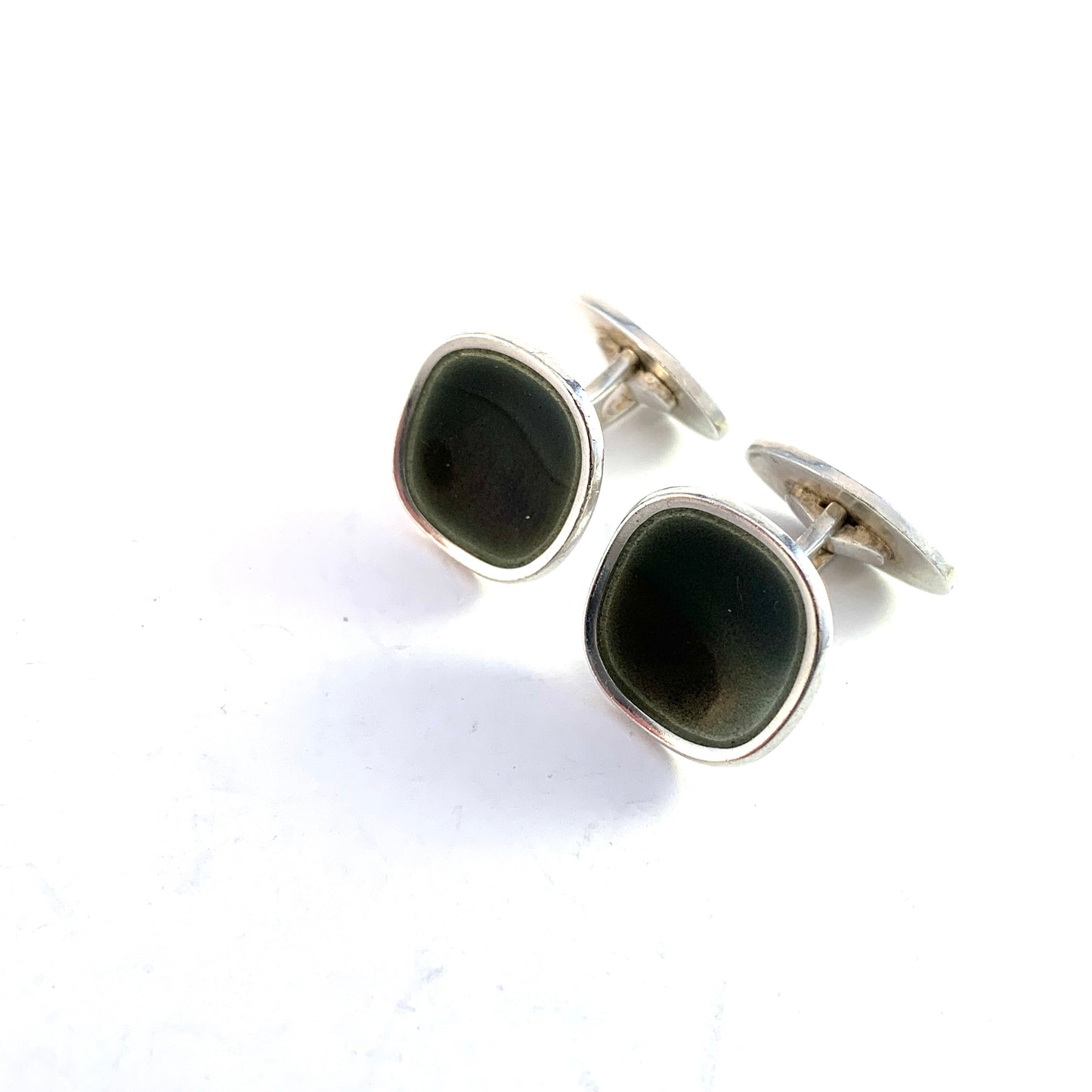 Atelier Borgila, Sweden 1958. Mid Century Dark Forest Green Enamel Sterling Cufflinks.