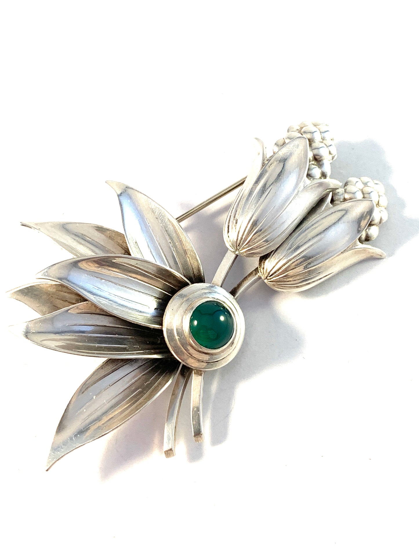 Kaplan, Sweden 1955. Large Vintage Sterling Silver Chrysoprase Flower Brooch